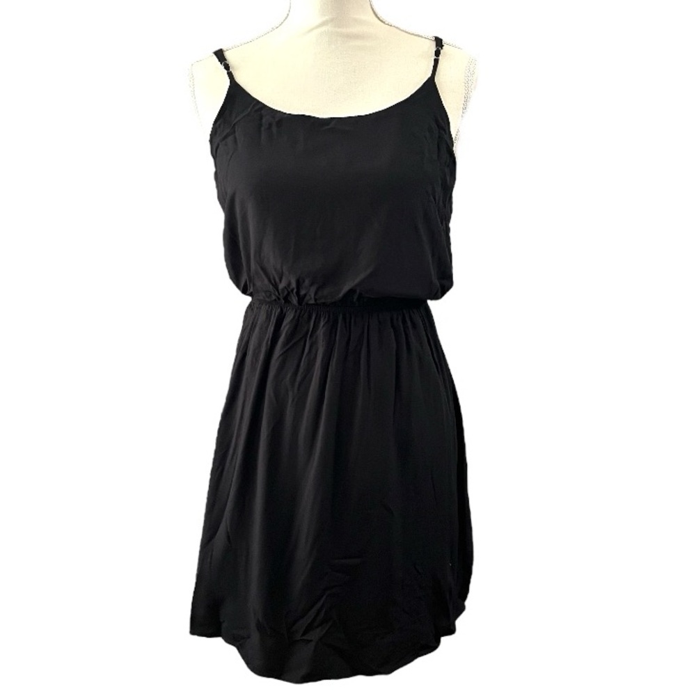 Everly black back bow dress size small